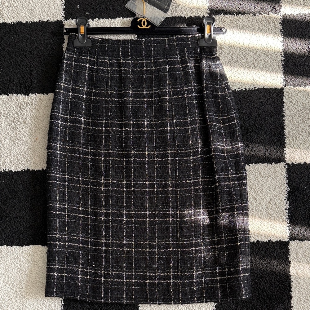 CHANEL cruise 2008 Black and White Plaid Skirt
